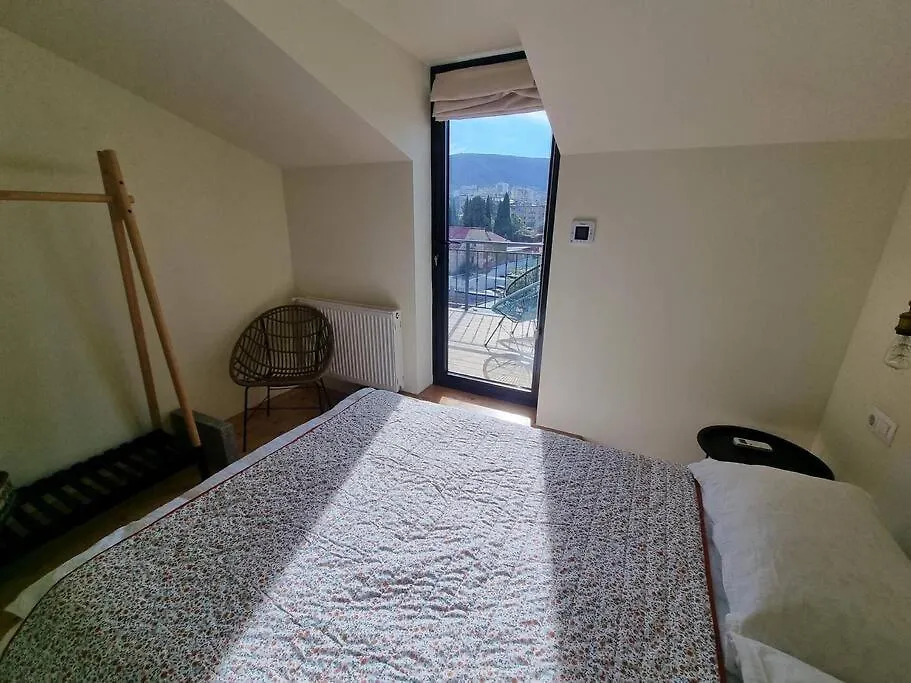 Lovely 2 Bedroom Condo With Mountain View Terrace Tbilisi 0*,  Gruzja
