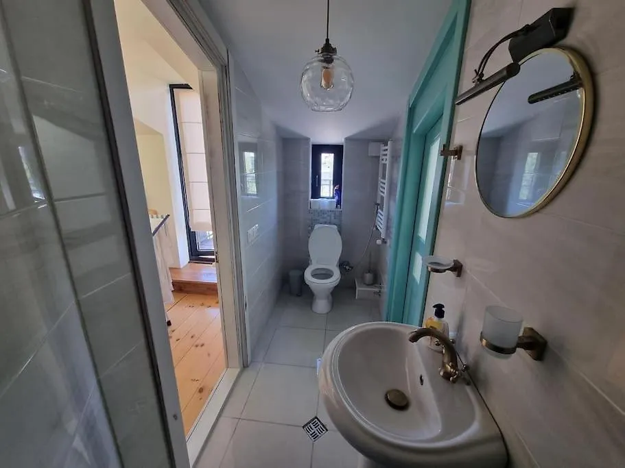Lovely 2 Bedroom Condo With Mountain View Terrace Tbilisi